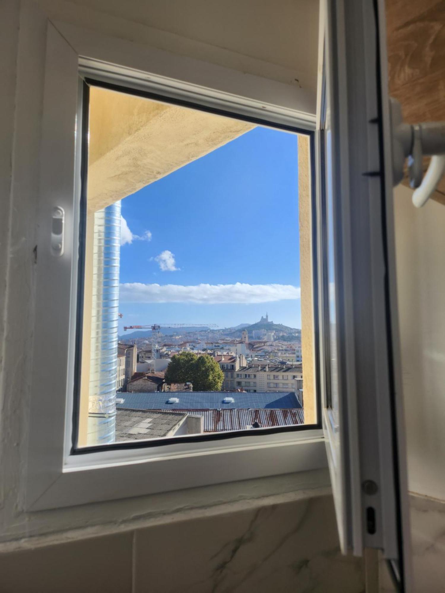Sublime 2 Pieces Vue Incroyable Mer Et Tout Les Monuments De Marseille Bagian luar foto